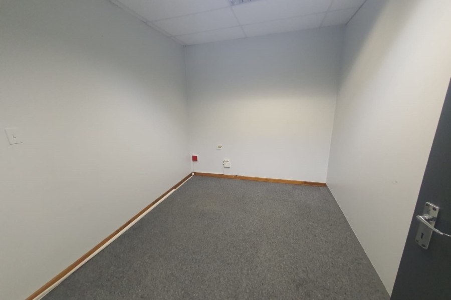 To Let commercial Property for Rent in Walmer Eastern Cape